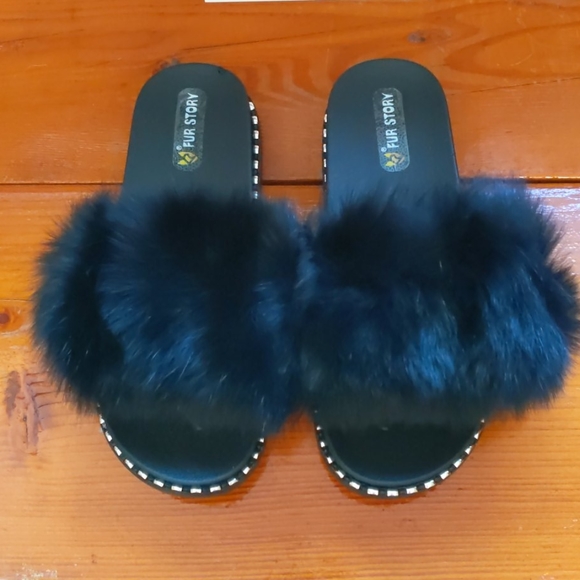 Fox Fur Slides - Picture 2 of 5